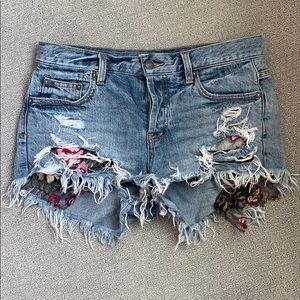 We the Free cut off jean shorts size 26